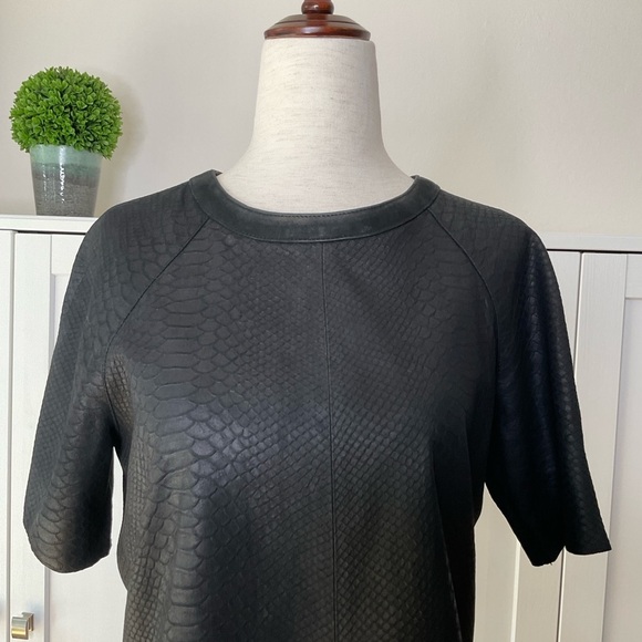 Vince. Embossed Snake Leather Tee in Black Size XSmall - Picture 3 of 13
